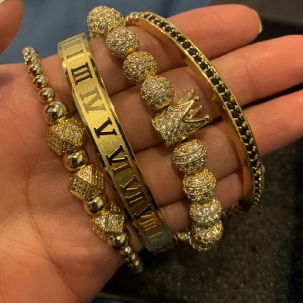Gold bracelet set (unisex)